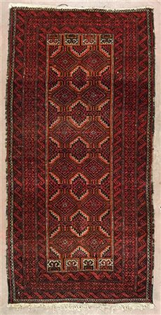 Tappeto Belucistan, Persia prima metà del secolo XX. Decoro geometrico con due