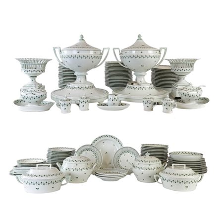 Manifattura di Vienna, prima metà del secolo XIX. Parte di servizio di da tavol