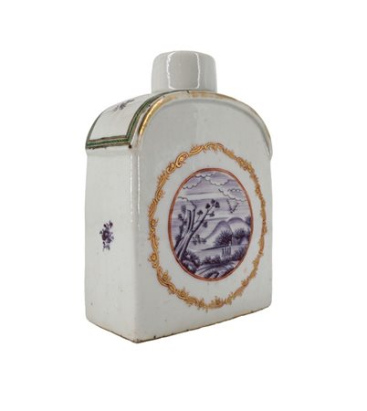 Compagnia delle Indie, secolo XVIII. Portatè in porcellana dipinta a paesaggi a