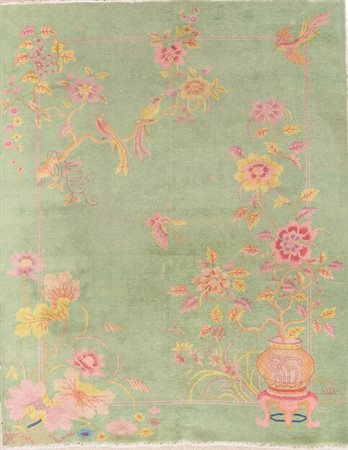  
Tappeto manifattura orientale primo quarto del XX secolo
 358 x 281 cm