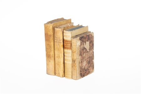 Lotto di quattro volumi formato 12°/16 rilegati in pergamena, comprende:   