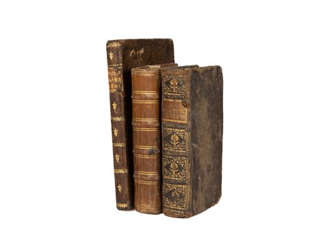 Lotto di tre volumi formato 16° rilegati in pelle   