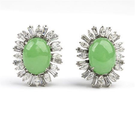  
Orecchini in oro con diamanti e giadeite 
 