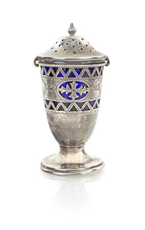 Senapiera in argento, Birmingham, 1908 corpo ad urna caratterizzata da due...