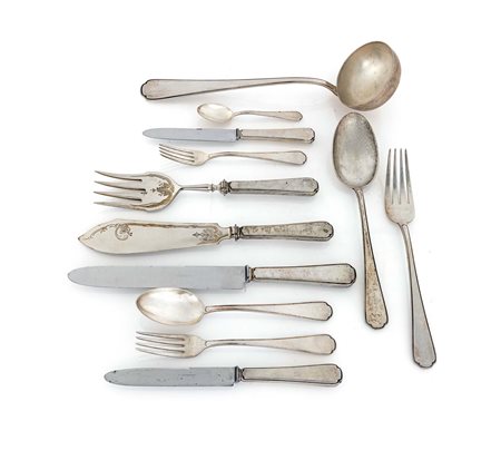 Servizio di posate con impugnatura squadrata dodici cucchiai da minestra (cm...