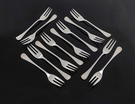 Dodici forchette da dolce impugnatura liscia cm 13,3 - peso complessivo gr. 292