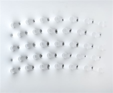 AMADIO GIUSEPPE Todi 19/05/1944Braniotela estroflessa bianca cm. 52x62x4,...