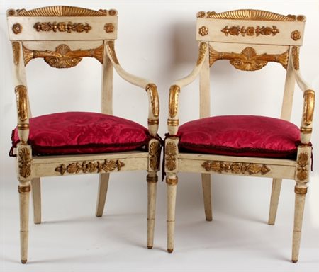 Coppia di sedie Francia inizi XIX secolo Misure cm. 96 x 50 x 50 In legno a...