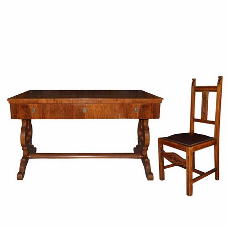 Scrittoio in legno di mogano e tre sedie, 19° secolo