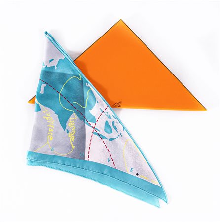 Foulard Triangle 'Le Monde Est Une Fleuve'