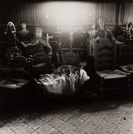 Mimmo Jodice (1934)  - Rivisitazioni. Suor Orsola, 1987