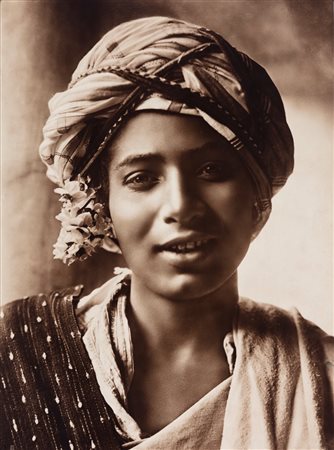 Ernst Landrock - Rudolf Lehnert (1878-1948, 1880-1957)  - Senza titolo (Ritratto di giovane tunisino), 1900s