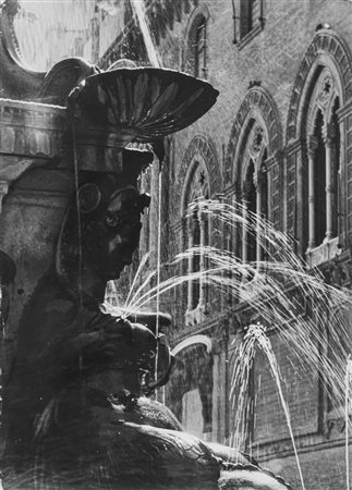 Riccardo Moncalvo (1915-2008)  - Senza titolo (Bologna, Fontana del Nettuno), 1950s