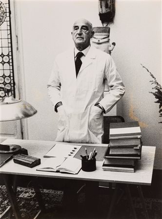 Fabrizio Plessi (attribuito a) (1940)  - Gillo Dorfles nella parte dello psichiatra nel film "Splash!", 1970s