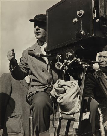 David Seymour (1911-1956)  - Roberto Rossellini, "San Francesco, flagello di Dio", 1950
