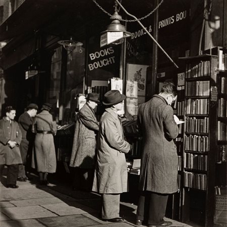 Wolfgang Suschitzky (1912-2016)  - Charing Cross Road, 1936