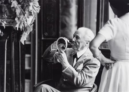 Tony Vaccaro (1922-2022)  - Frank Lloyd Wright grooming himself, 1950s