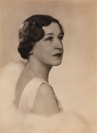 Dorothy Wilding (1893-1976)  - Senza titolo, 1940s