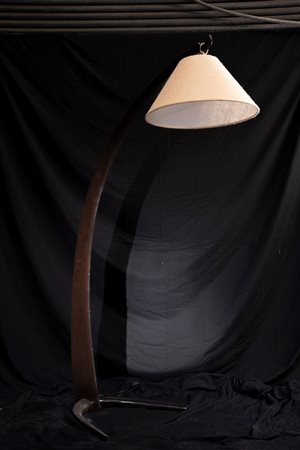 Piantana ad arco, legno di noce 176 cm Larghezza base 160 cm