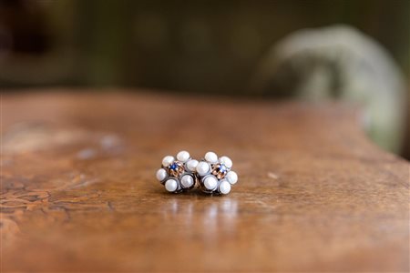 Orecchini in oro argento con perle e zaffiri Gr 11.2