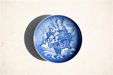 Piatto Royal Copenhagen "Fisketur" "Going Fishing", 1998