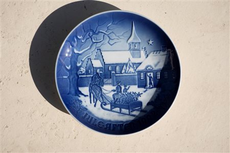 PIATTO DI NATALE BING & GRONDAHL, JULE AFTEN 1992, 1992 Raffigurante The...