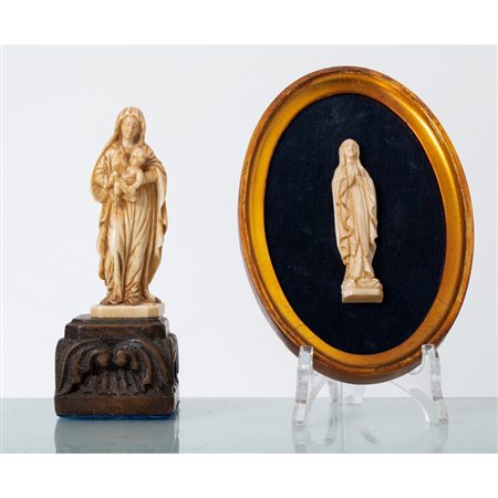 MANIFATTURA EUROPEA DEL XIX SECOLO, Due piccole sculture