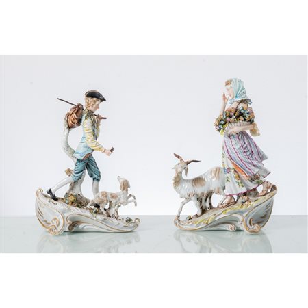 COPPIA DI SCULTURE in porcellana