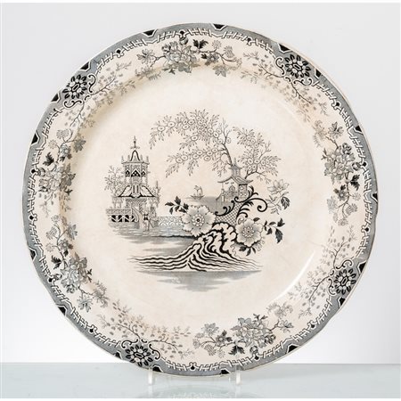 MANIFATTURA INGLESE DELLA FINE DEL XIX SECOLO, Grande piatto