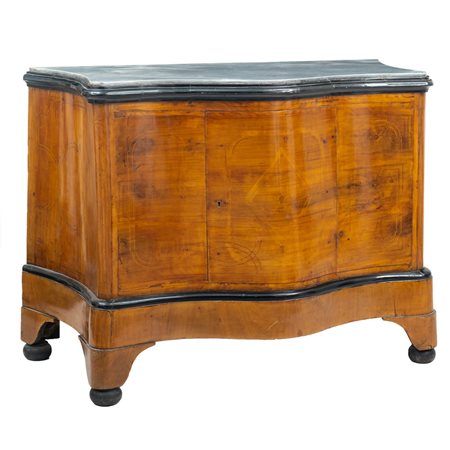 MANIFATTURA SICILIANA DEL XIX SECOLO, Credenza