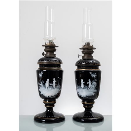 MANIFATTURA ITALIANA DEI PRIMI DEL '900, Due coppie di lumi