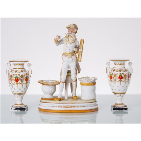 CALAMAIERA KPM E COPPIA DI VASETTI