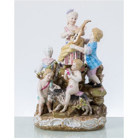 MANIFATTURA TEDESCA DEI PRIMI DEL '900, Gruppo in porcellana