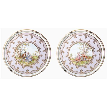 MANIFATTURA AUSTRIACA DEL XIX SECOLO, Coppia di grandi piatti