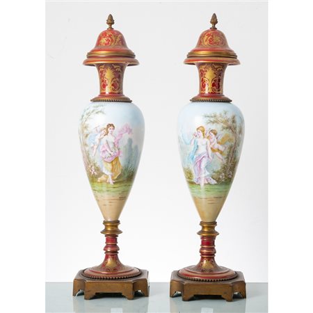 MANIFATTURA FRANCESE DEL XIX SECOLO, Coppia di potiche