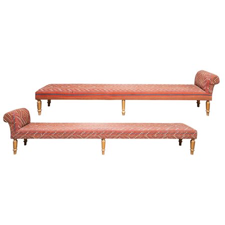 MANIFATTURA ITALIANA DEL XX SECOLO, Coppia di grandi panche