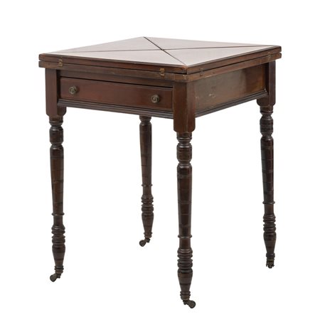 MANIFATTURA INGLESE DEL XIX SECOLO, Tavolo