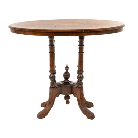 MANIFATTURA INGLESE DEL XIX SECOLO, Tavolino in legno