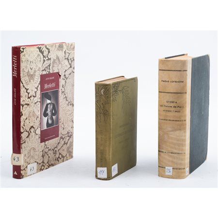 TRE VOLUMI SU COSTUME, MODA E TESSUTI