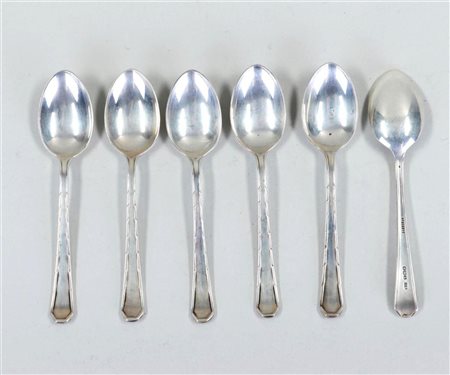 A lot of silver coffee spoons, marked Sheffield 1942, 1st grade. 89 grams.11 cm.