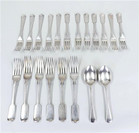 An English silver-plated cutlery set consisting of forks and spoons.
