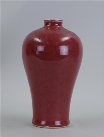 A Sang de boeuf meiping vase. China, 19/20th century.H. 22 cm.