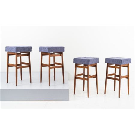 GIANFRANCO FRATTINI, Quattro sgabelli alti modello “112”