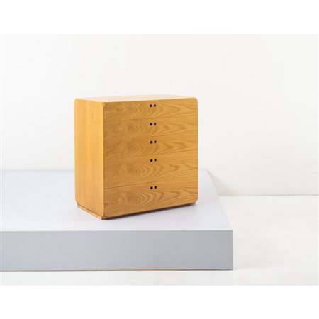 DERK VAN DE VRIES, Una cassettiera