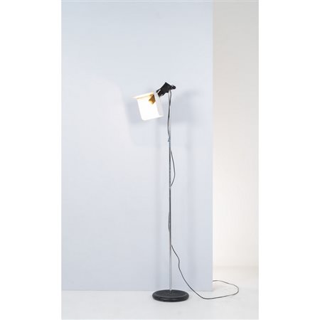 JOE COLOMBO, Lampada da terra modello “Triedro”