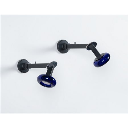 ETTORE SOTTSASS, Coppia di lampade da parete modello “Artos”