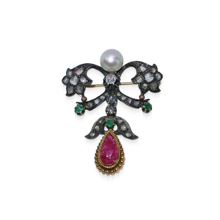 Spilla con perla, diamanti, smeraldi e rubino a goccia