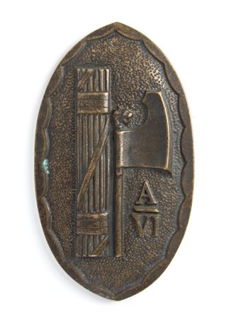  
Placca in bronzo ventennio fascista 
bronzo 31x18