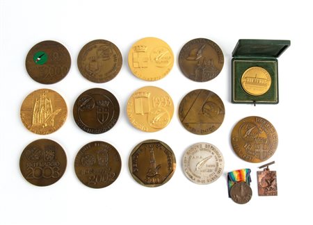  
Lotto di medaglioni commemorativi Adunate alpini 
 