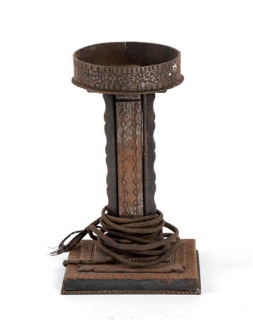  
Base di torcia in ferro XX sec.
 